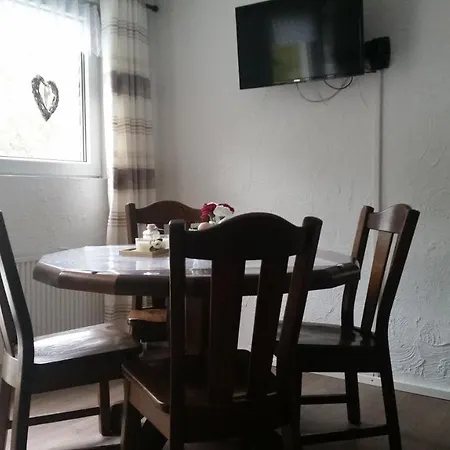 Alojamento de Acomodação e Pequeno-almoço Haus Am Dekernbach Cochem