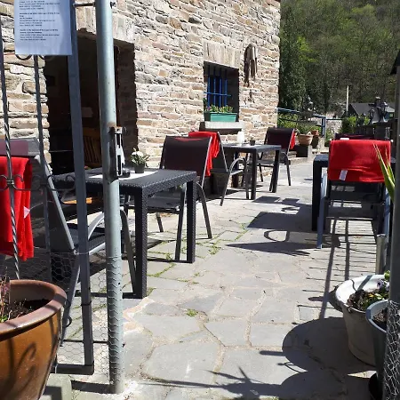 Haus Am Dekernbach Alojamento de Acomodação e Pequeno-almoço Cochem