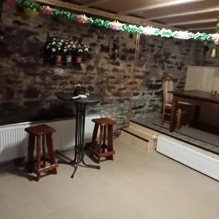 Haus Am Dekernbach Alojamento de Acomodação e Pequeno-almoço Cochem