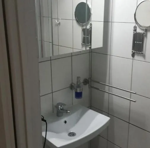 Haus Am Dekernbach לינה וארוחת בוקר קוכם